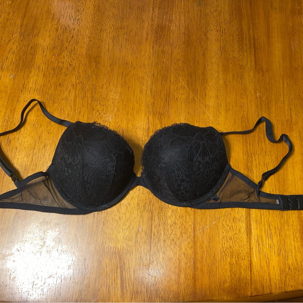 Victoria’s Secret black lace bra